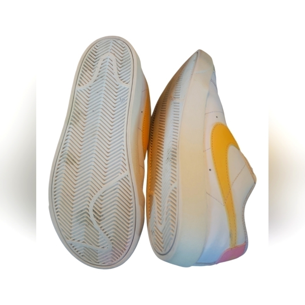Nike Kids Blazer Low Top '77 White/ Yellow/ Pink Unisex Sneakers Size 2.5Y - Picture 6 of 11